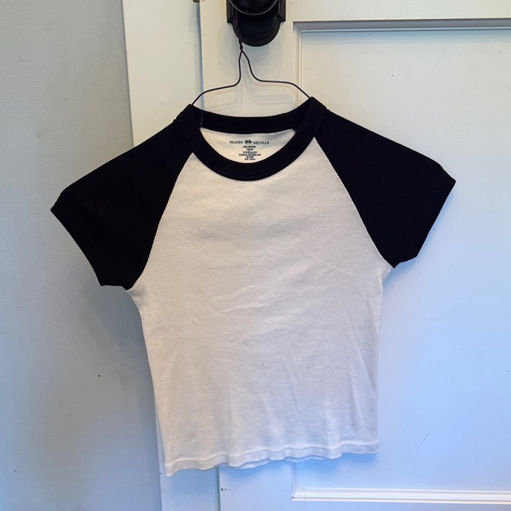 Brandy Melville Cropped Black and White Short Sleeve Tee